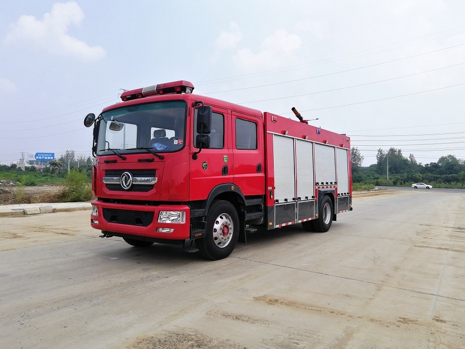 東風(fēng)7噸泡沫消防車(chē)（國(guó)六）