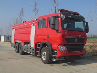 重汽豪沃16噸水罐/泡沫消防車(chē)
